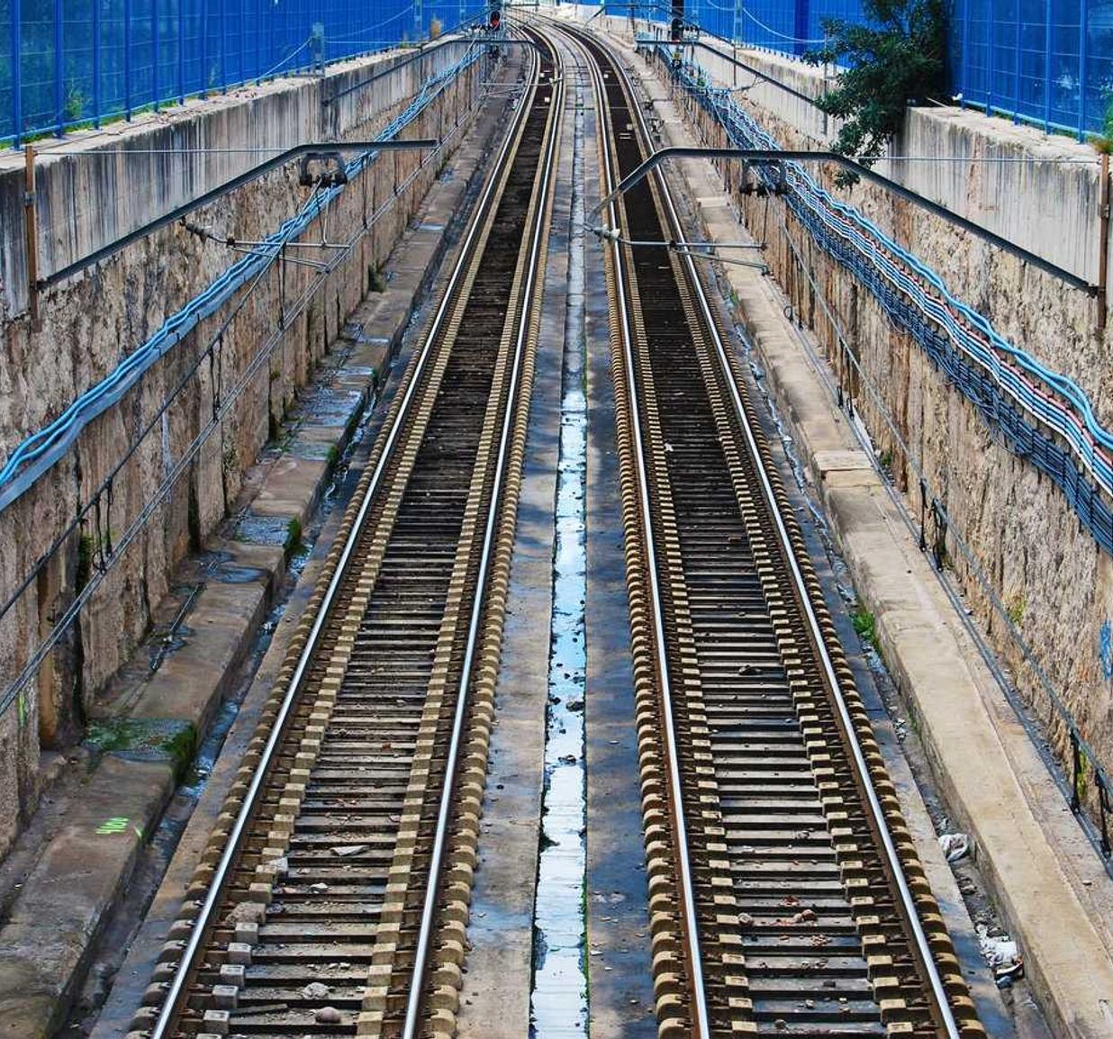 越南小黑万宝路：六管家app详情下载教程